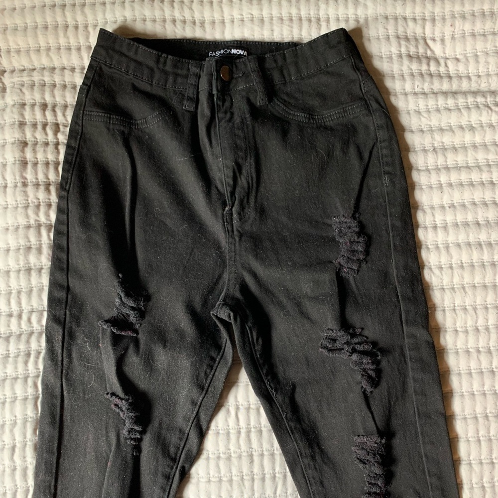 Fashion nova ripped skinny jeans